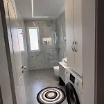 Ela In Apartament *