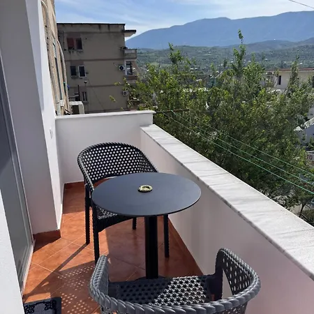 Ela In Lejlighed Berat