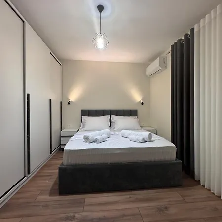 Ela In Lejlighed Berat